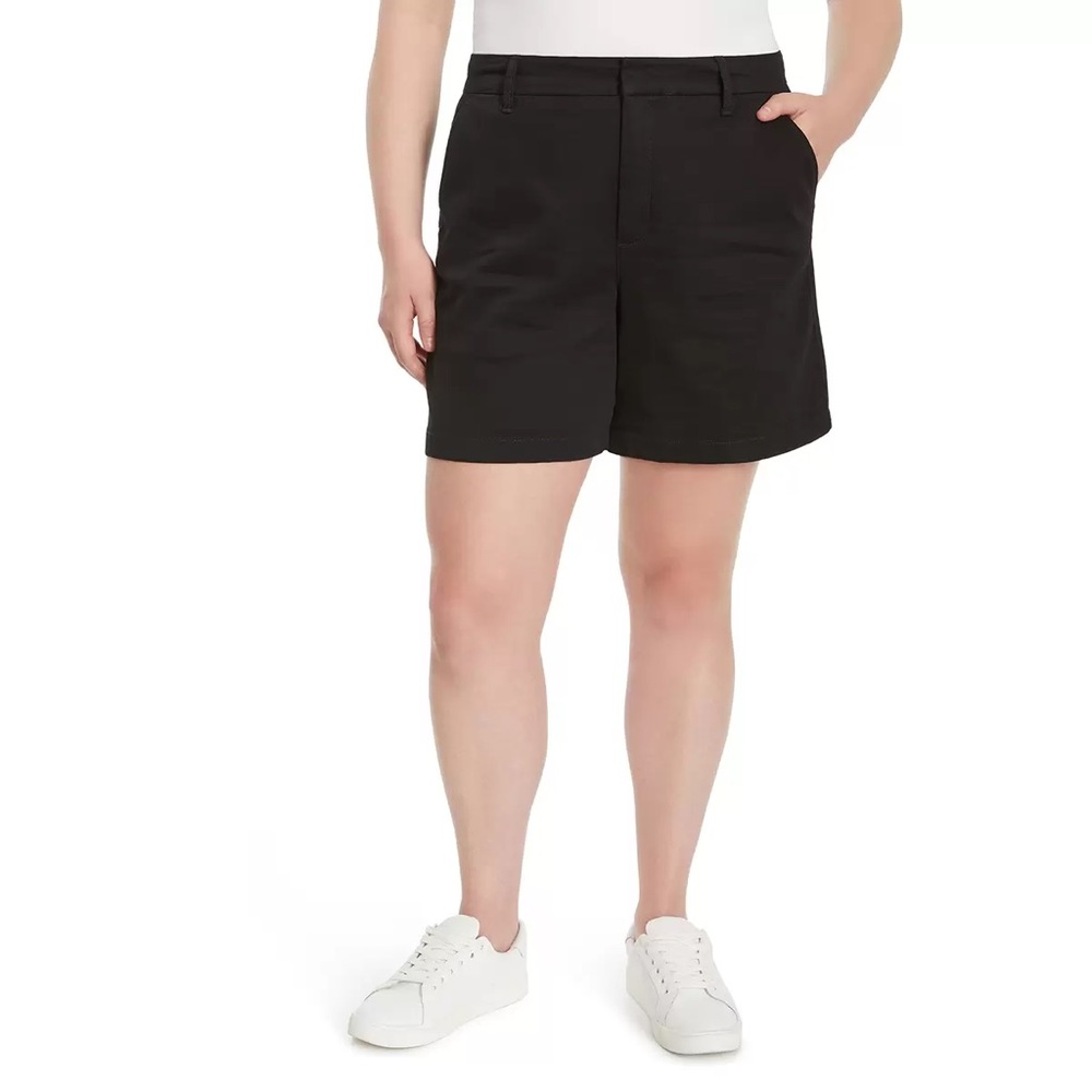 NWT Gloria Vanderbilt Women’s Chino Mid Rise 5”Shorts~Black~Size 16